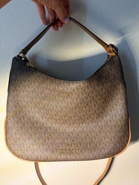 Michael Kors Kelsey Medium Handbag